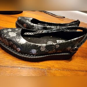 Mary Jane shoes T.U.K